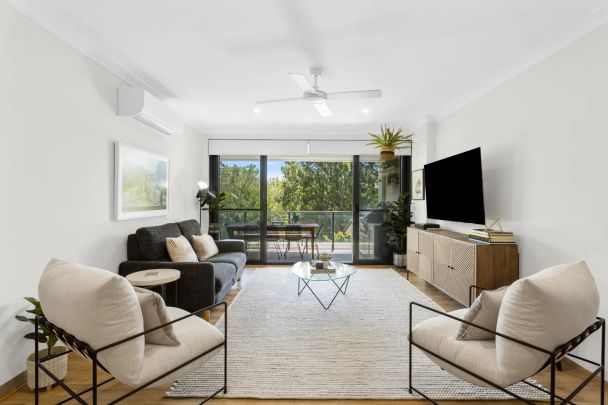 Coastal Living with Exceptional Outdoor Entertaining - Photo 1