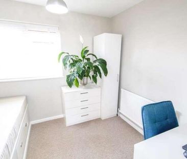 Wordsworth Road, Slough, Berkshire, SL2 - Photo 6