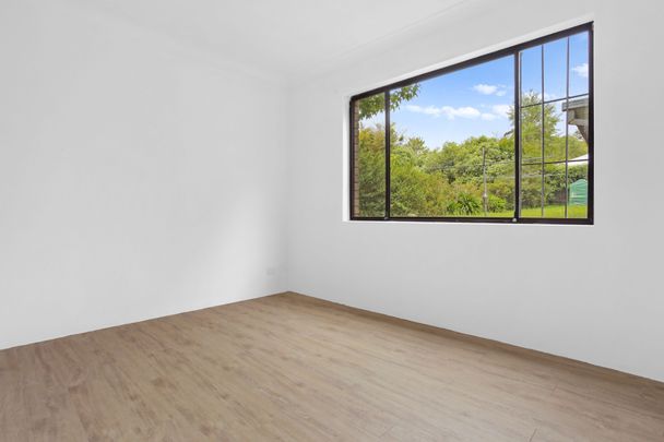Newly renovated & Convenient location - Photo 1