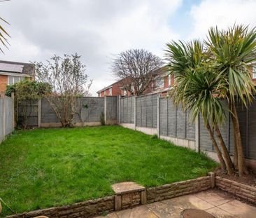 3 bedroom end of terrace house to rent - Photo 4