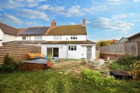 3 bedroom semi-detached house to rent - Photo 3