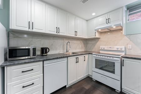 For Lease - 183 Rockledge Drive Unit# Lower, Hamilton, Ontario - Photo 2