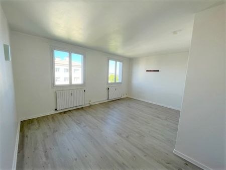 Location Appartement 4 pièces 77m² - Photo 4