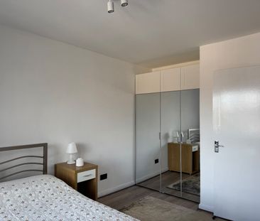 2 Bed Flat, Oaks Lane, IG2 - Photo 6