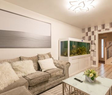 4 bedroom semi-detached house to rent - Photo 2