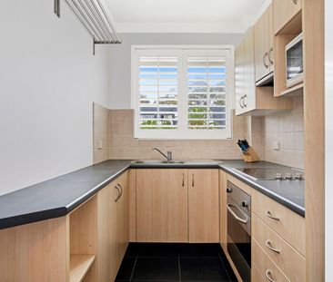 Fully Furnished 1 bedroom Unit - Photo 4