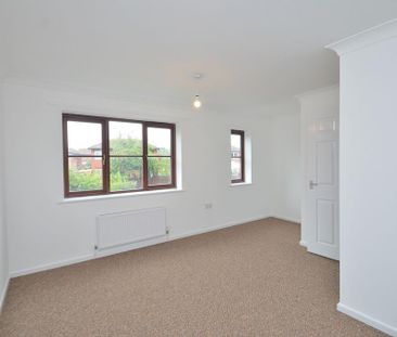 3 bedroom link detached house to rent - Photo 2