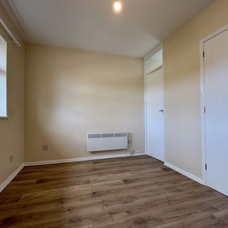 St. Clares Gardens - Photo 4