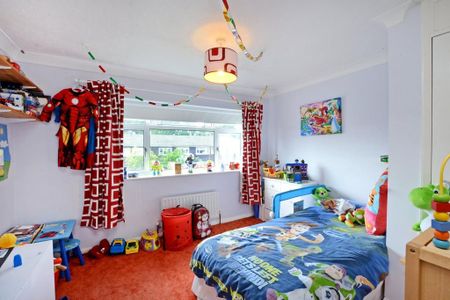 3 bedroom semi-detached house to rent - Photo 3