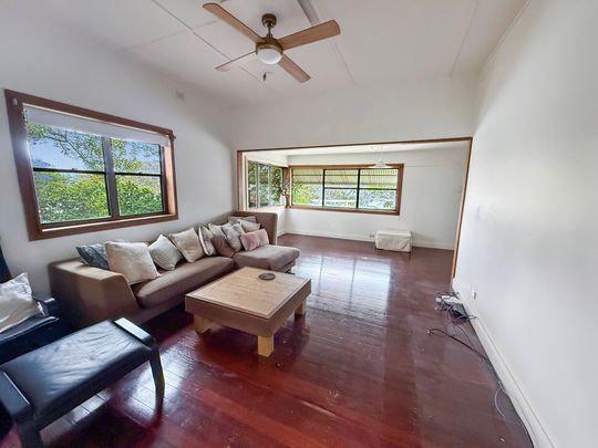 UNIQUE GARDEN OASIS - 3 BEDROOM HOME WITH STUDIO & LAKE VIEWS - Photo 1