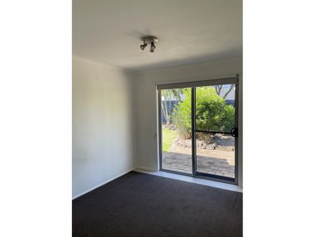 12 Louise Street, Southport - Photo 3