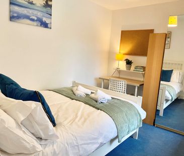 9 Bed Student Accommodation - Photo 1