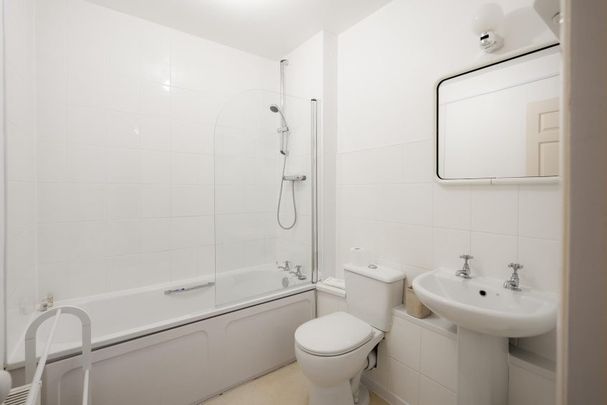 2 Bed Flat - Photo 1