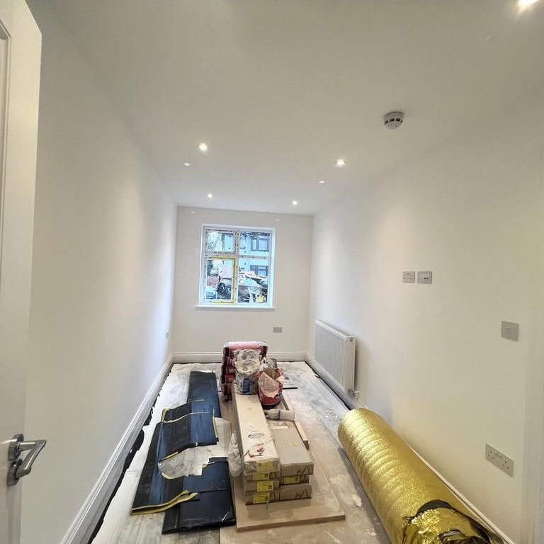 6 bedroom semi-detached house to rent - Photo 1