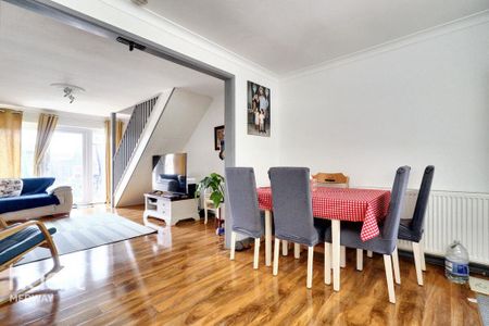 3 bedroom terraced house to rent - Photo 3