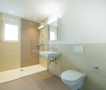 Moderne 2.5-Zimmer-Dachwohnung mit grosszügiger Sonnenterrasse in Z... - Foto 4