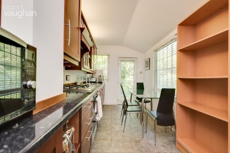 6 bedroom semi-detached house to rent - Photo 3