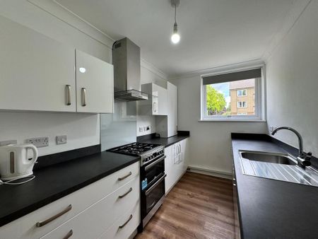 2 bedroom flat to rent - Photo 4