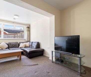 6 bedroom semi-detached house to rent - Photo 6