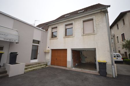 Location Appartement 4 pièces 93m² BART 25420 - Photo 3