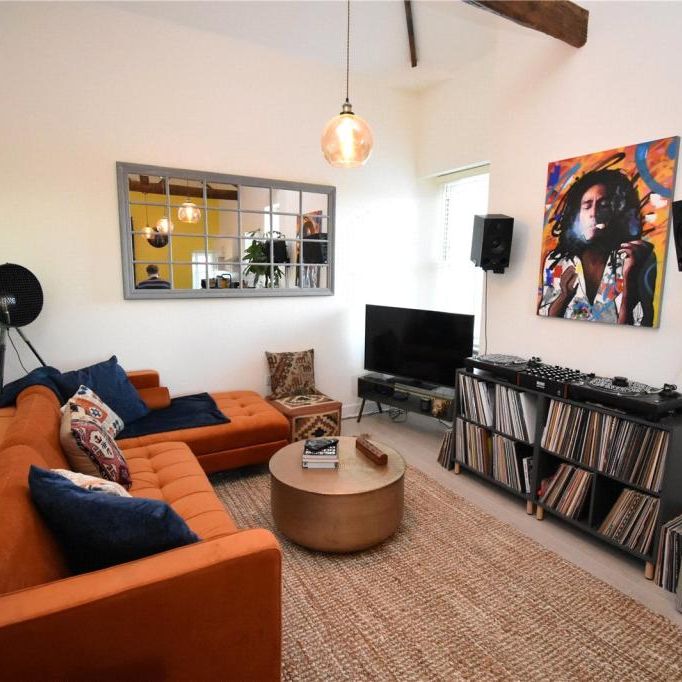 2 bedroom apartment to rent High Street South, Dunstable, LU6 - Photo 1