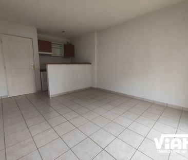 T2 DE 36 m² PROCHE PLACE DES CARMES - Photo 2