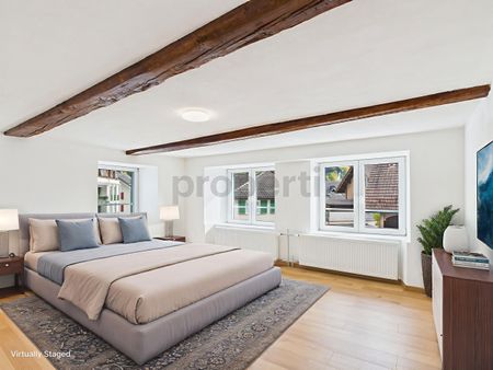 Generous corner townhouse with studio, sunny balcony and mountain view - Foto 4