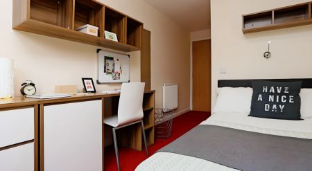 Classic Ensuite - Kentish House - Photo 3