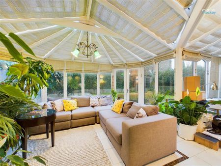 4 bedroom detached house to rent - Photo 3