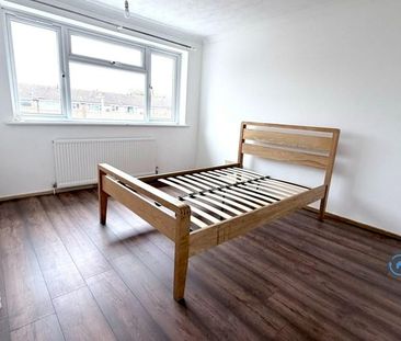 4 bedroom end of terrace house to rent - Photo 5