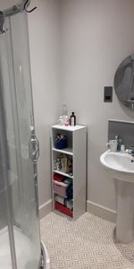 Room in a Shared House, Clifton Road East, L6 - Photo 4