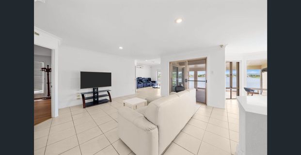 Prestige Waterfront Masterpiece with Private Jetty - Photo 1