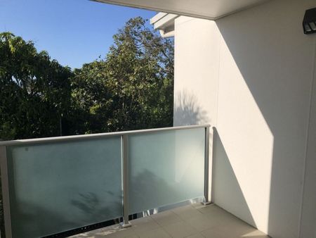 MODERN STUDIO APARTMENT - Photo 2