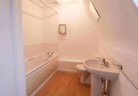 2 bedroom flat to rent - Photo 4