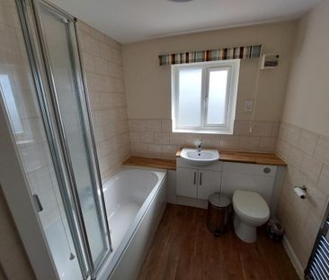 2 bedroom semi-detached house to rent - Photo 4