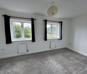 4 bedroom terraced house to rent - Photo 3