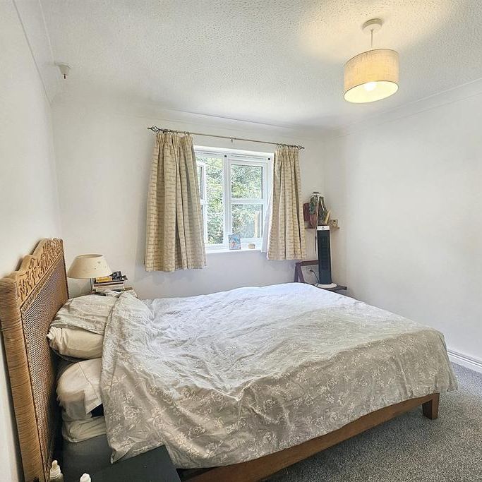 2 bedroom retirement property to rent - Photo 1