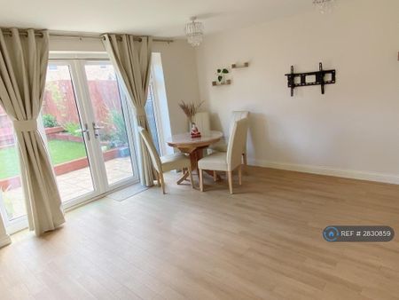 4 bedroom terraced house to rent - Photo 4