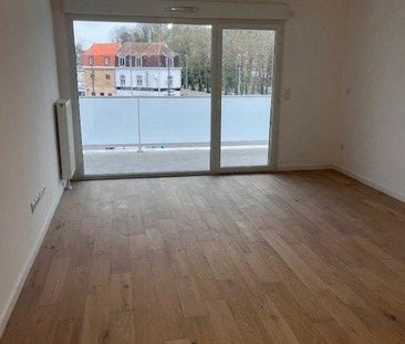 BEAU T2 AVEC TERRASSE ET PARKING - Photo 2