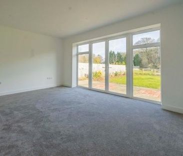 3 bedroom bungalow to rent - Photo 1