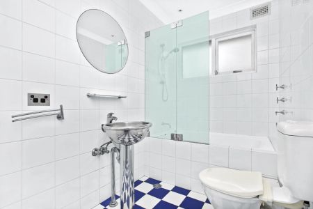 Lifestyle abode with panoramic ocean and headland views - Photo 5