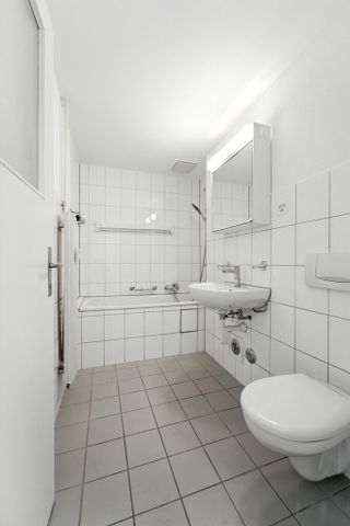 RUHIGE 2-ZIMMERWOHNUNG IN BEVORZUGTER LAGE VON RIEHEN - Foto 3