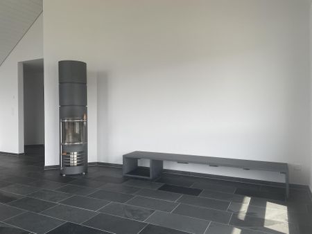 Zentral gelegene 4 1/2 Zimmer Dachwohnung mit wunderschönem Ausblick - Foto 2