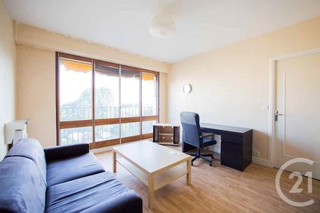 Location Appartement 2 pièces 45m² TROYES 10000 - Photo 3