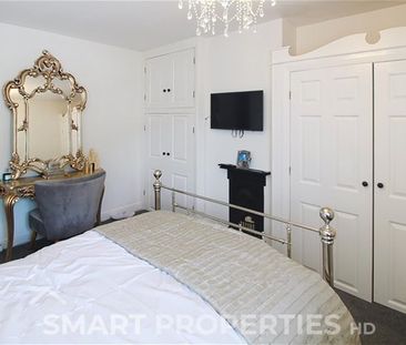 Royds Avenue, Paddock - Photo 5