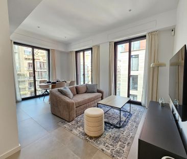 Piso de alquiler en Ronda Universitat, Dreta de l'Eixample - Photo 4