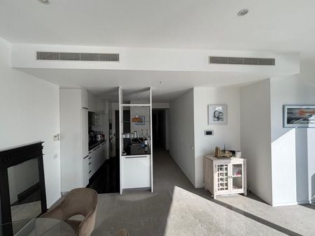 Elevate Your Lifestyle with Panoramic City Views - Photo 2