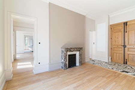 Location Appartement 5 pièces 160m² ANNECY 74000 - Photo 2