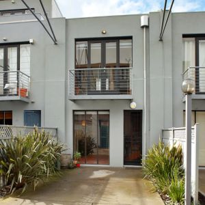 Effortless Living in a Prime Lifestyle Pocket - Photo 3