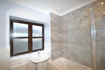 5 bedroom detached house to rent - Photo 4